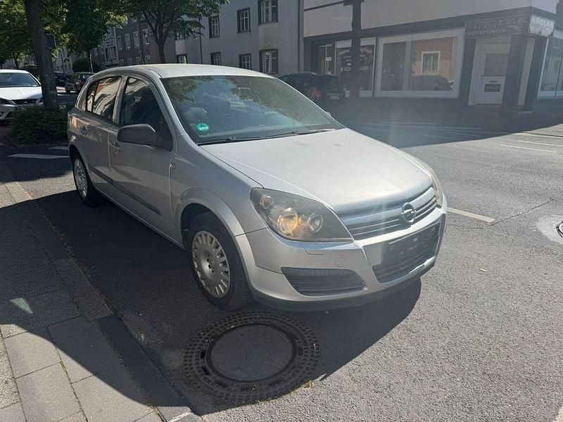Silber Gebraucht 2004 Opel Astra Enjoy Limousine | 1.450 € (Guter Preis) - Bild 1/4