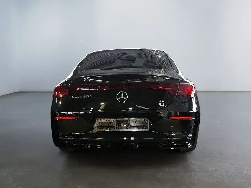 Gebraucht Mercedes CLA200 Premium 184 PS (135 kW) 2026 Schwarz Limousine