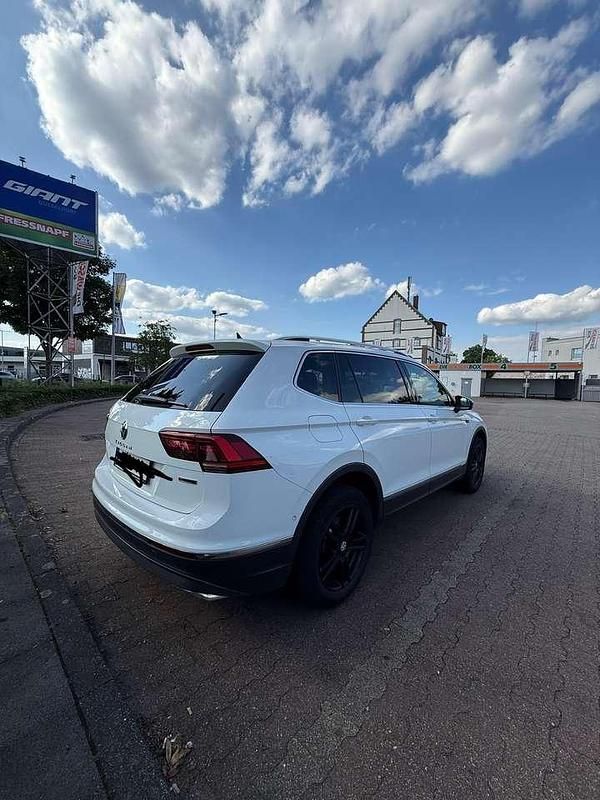 Gebraucht VW Tiguan Allspace Highline 239 PS (175 kW) 2020 Weiß SUV