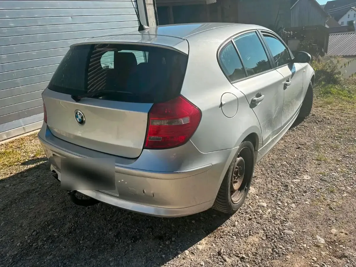 Gebraucht BMW 118 143 PS (105 kW) 2009 Silber Kleinwagen