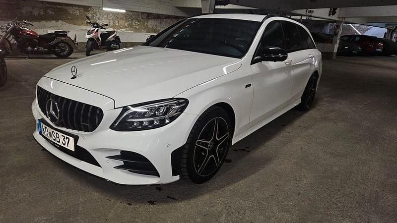Gebraucht Mercedes C160 129 PS (94 kW) 2018 Weiß Coupé