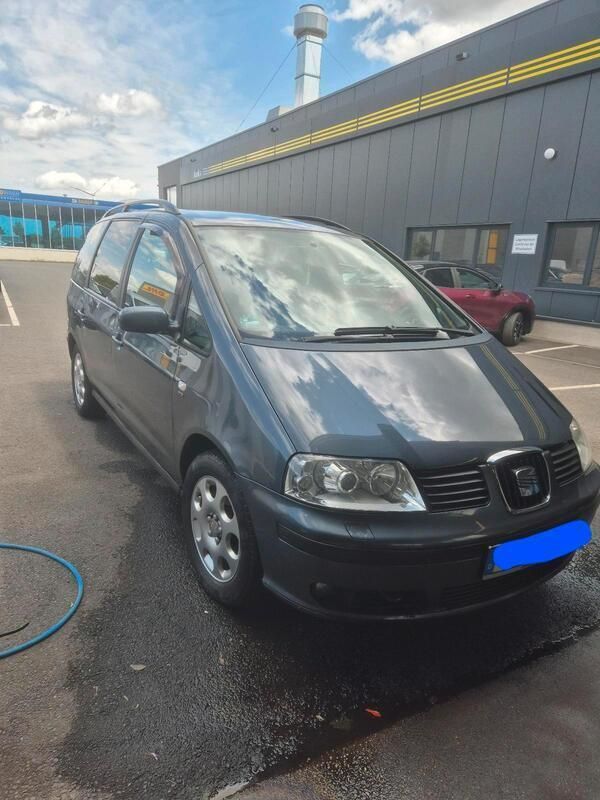 Grau Gebraucht 2008 Seat Alhambra Van / Kleinbus | 3.500 € (Teuer) - Bild 1/4