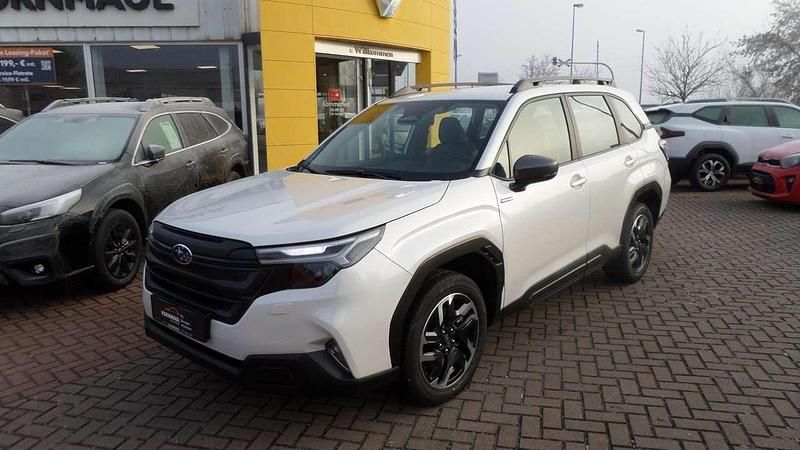 Neu Subaru Forester Trend 136 PS (100 kW) 2026 Weiß SUV