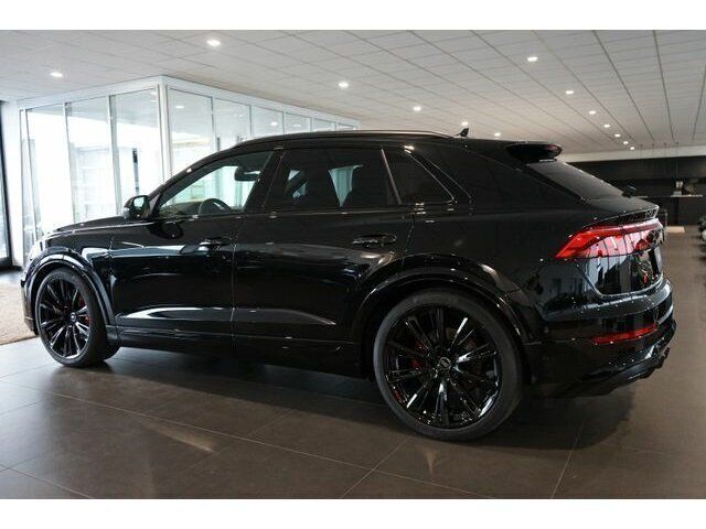Gebraucht Audi Q8 S-Line 286 PS (210 kW) 2024 Mythosschwarz metallic SUV