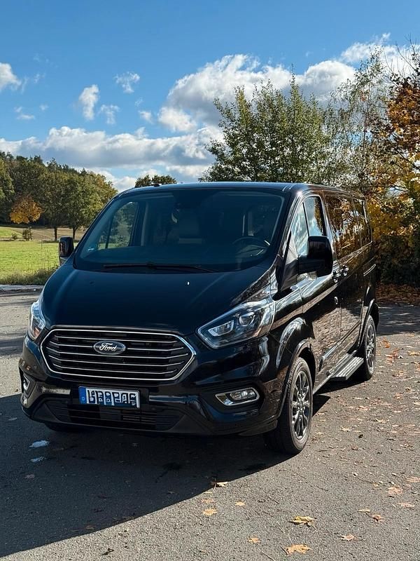 Schwarz Gebraucht 2020 Ford Tourneo Titanium X Van / Kleinbus | 34.500 € (Fairer Preis) - Bild 1/1