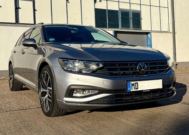 Silber Gebraucht 2020 VW Passat Business Kombi | 16.000 € (Fairer Preis) - Bild 1/4