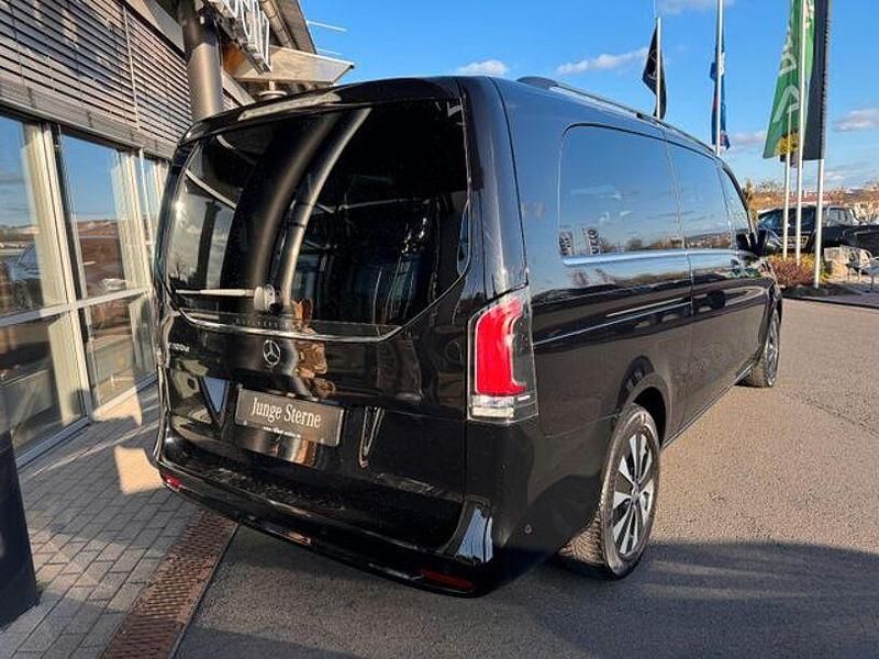 Gebraucht Mercedes V300 237 PS (174 kW) 2025 Schwarz Van / Kleinbus