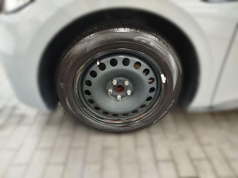 Gebraucht VW ID.3 Pro Performance 150 kW (204 PS) 2023 Mondsteingrau/schwarz Kleinwagen