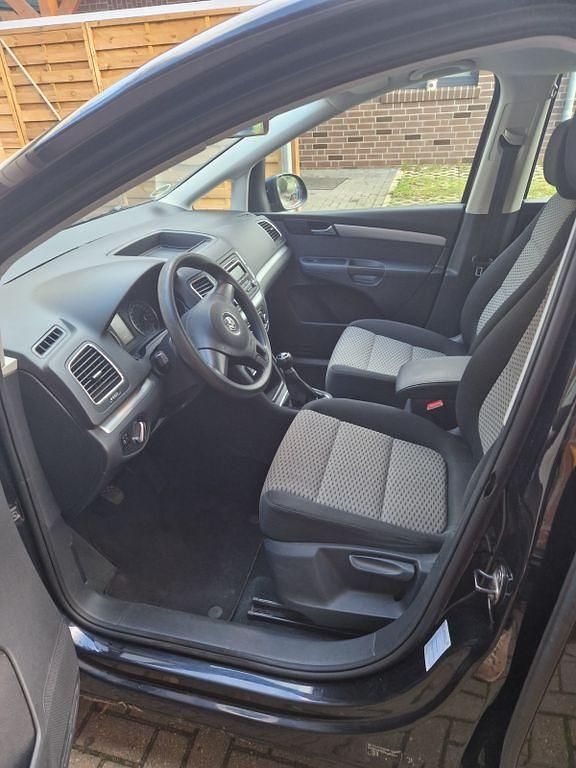 Gebraucht VW Sharan Trendline 150 PS (110 kW) 2011 Schwarz Van / Kleinbus
