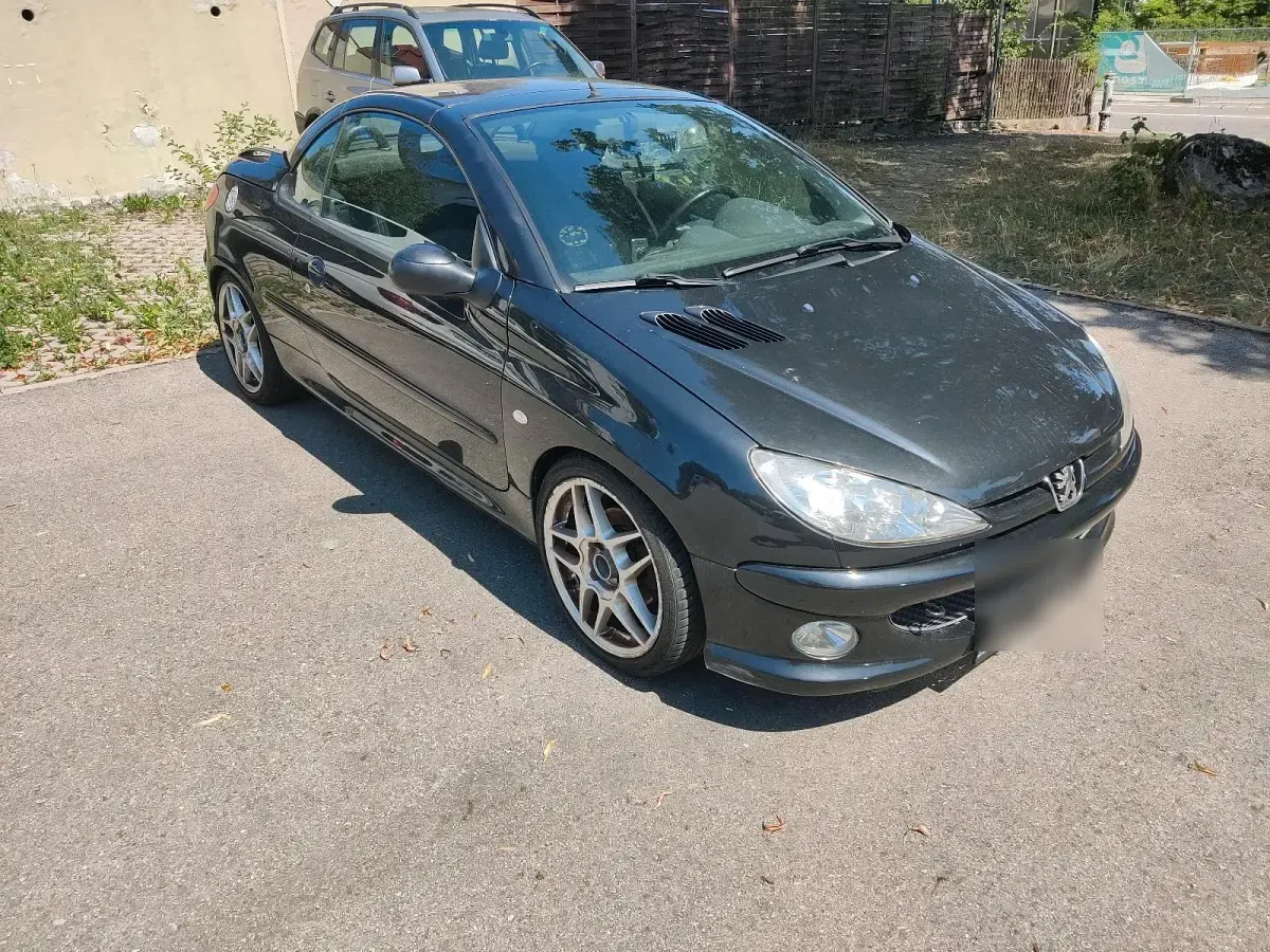 Gebraucht Peugeot 206 CC 110 PS (80 kW) 2004 Schwarz Cabrio