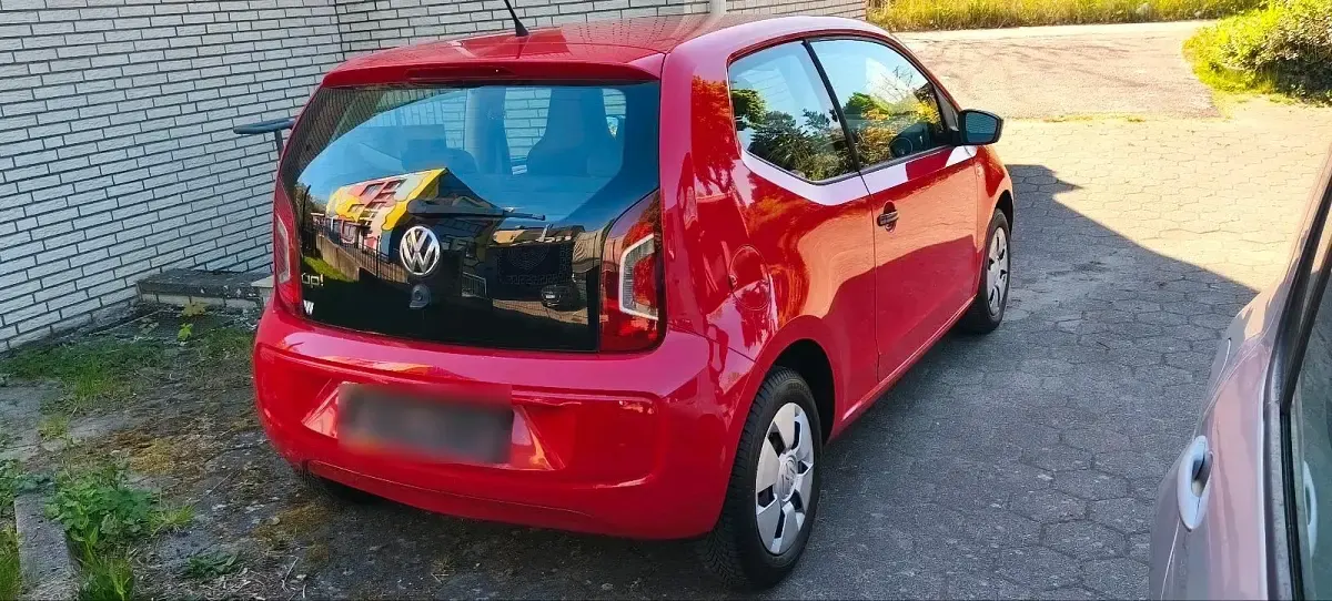 Second-hand VW up! 75 CP (55 kW) 2012 Roșu Hatchback