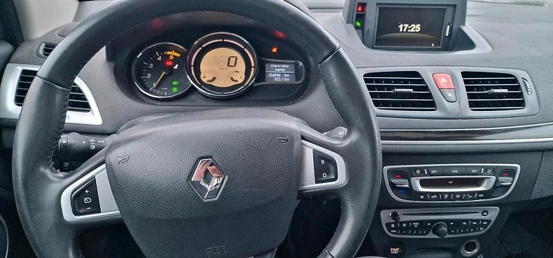 Gebraucht Renault Mégane 130 PS (95 kW) 2012 Schwarz Limousine