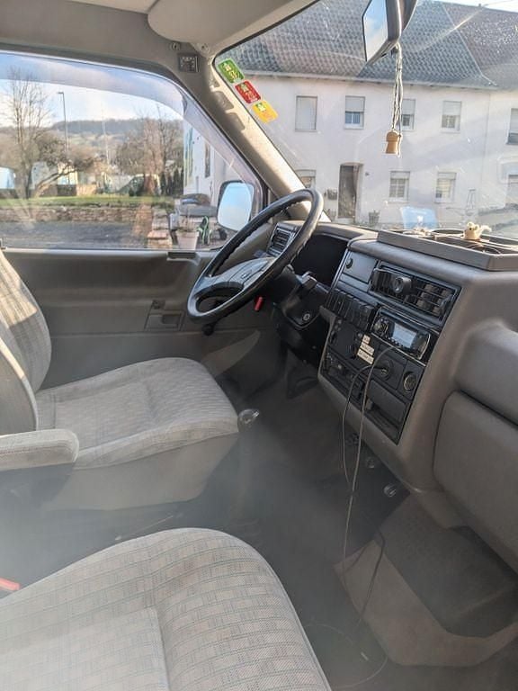 Second-hand VW T4 77 CP (56 kW) 1993 Verde Van