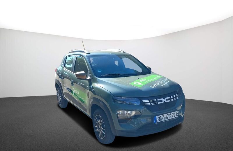 Oliv grau Gebraucht 2023 Dacia Spring Extreme Kleinwagen | 16.790 € (Etwas zu teuer) - Bild 1/4