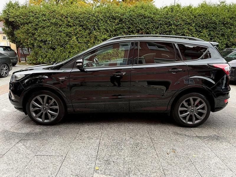 Gebraucht Ford Kuga ST-Line 230 PS (169 kW) 2019 Schwarz SUV