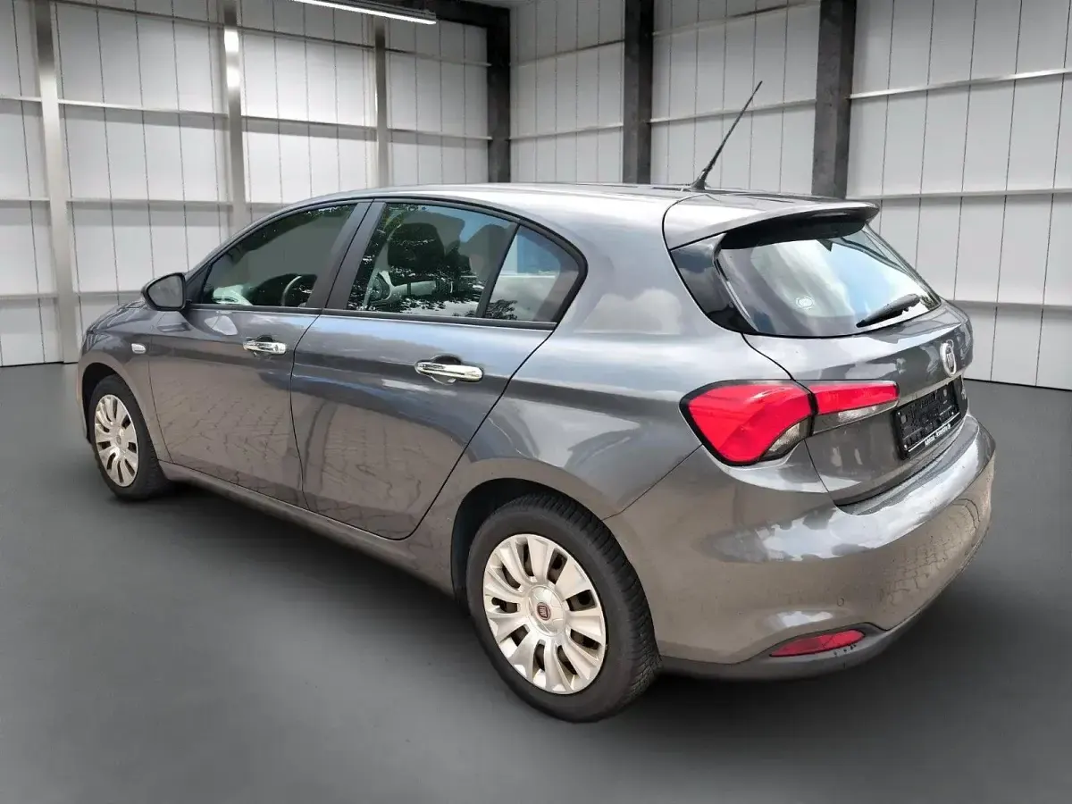 Gebraucht Fiat Tipo Easy 120 PS (88 kW) 2017 Grau Limousine