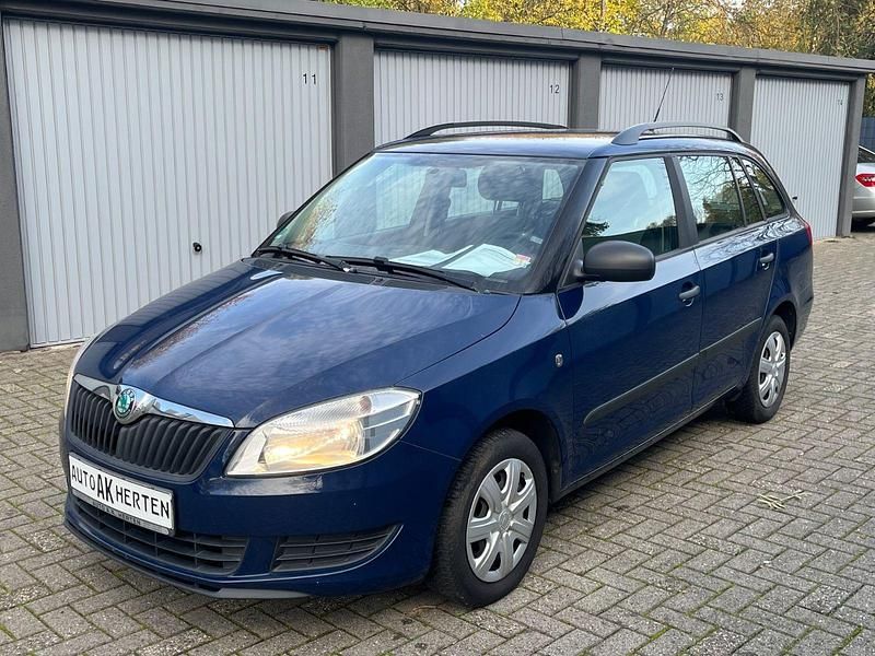 Blau Gebraucht 2011 Skoda Fabia Kombi | 3.490 € (Fairer Preis) - Bild 1/4