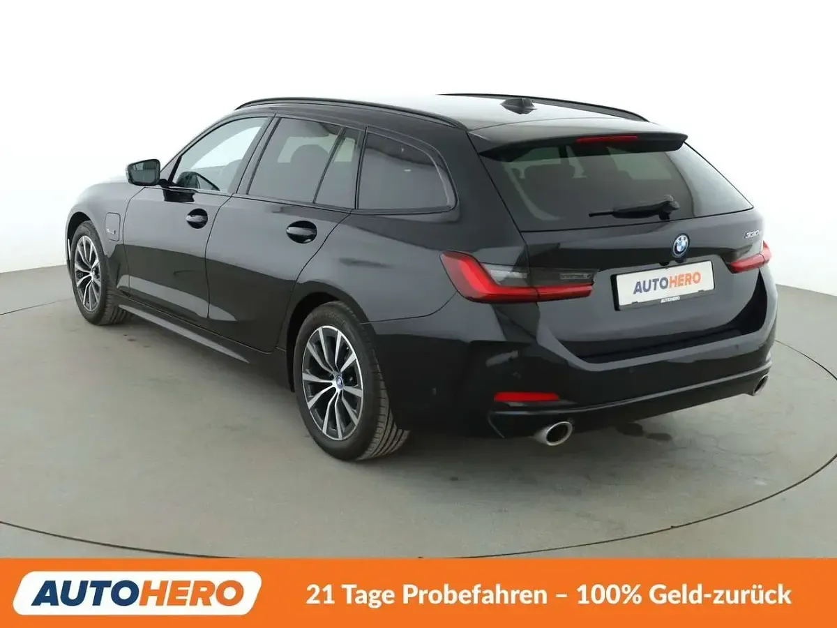 Gebraucht BMW 330e 292 PS (214 kW) 2023 Schwarz Kombi
