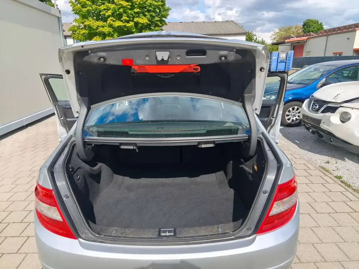 Gebraucht Mercedes C200 136 PS (100 kW) 2008 Other Limousine
