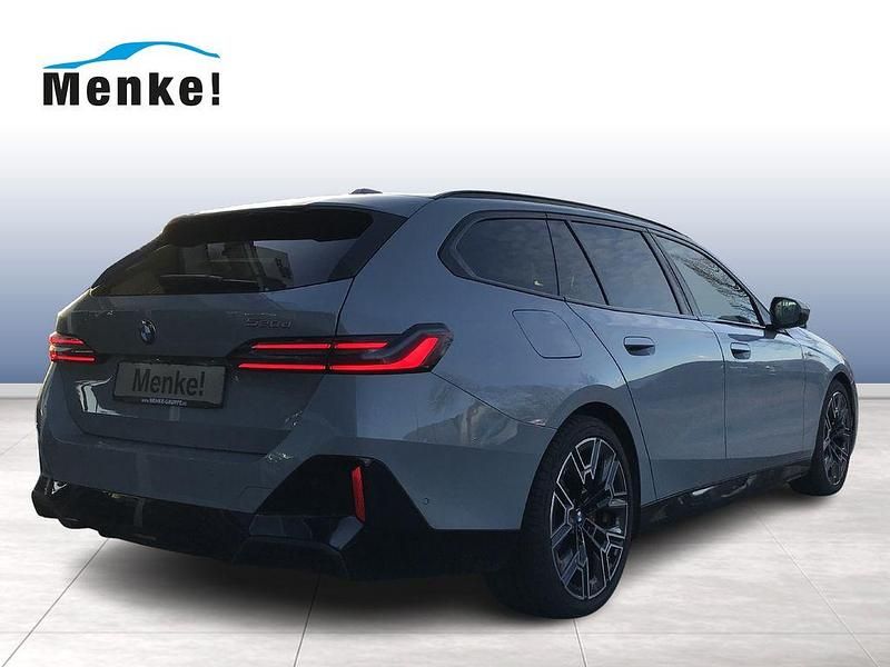 Gebraucht BMW 520 M Sport 197 PS (144 kW) 2025 Grau Limousine