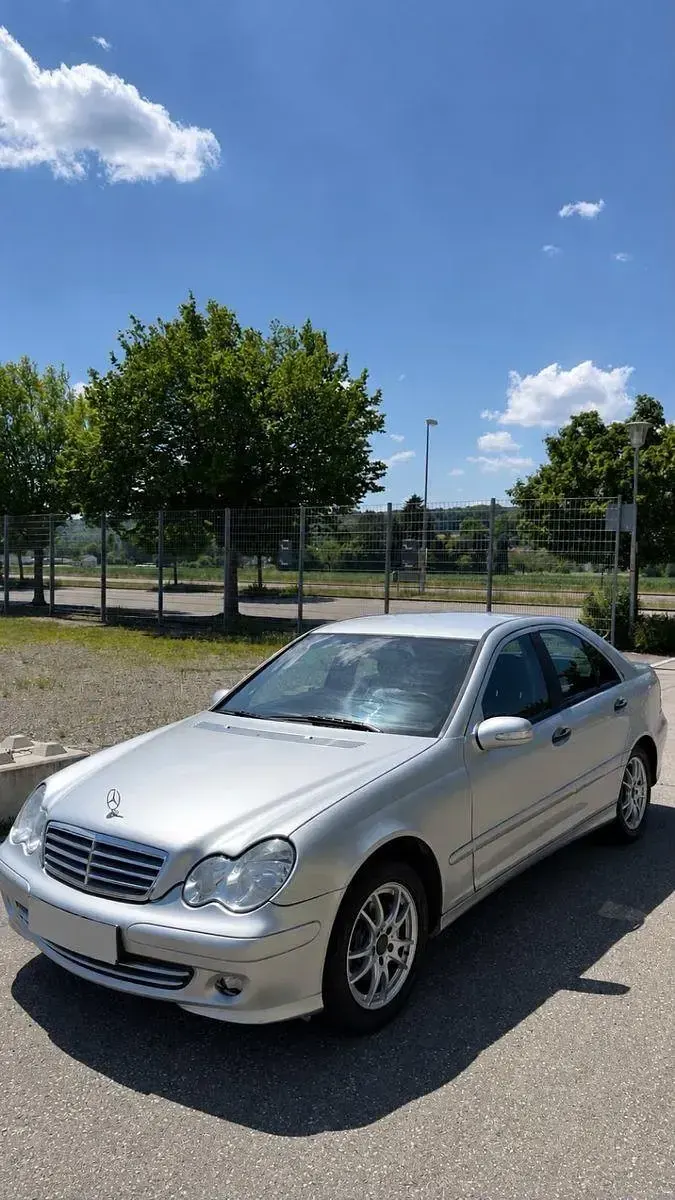 Gebraucht Mercedes C200 Avantgarde 122 PS (89 kW) 2006 Silber Limousine