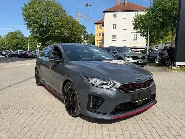 Gebraucht Kia Ceed GT Comfort 204 PS (150 kW) 2020 Grau Limousine