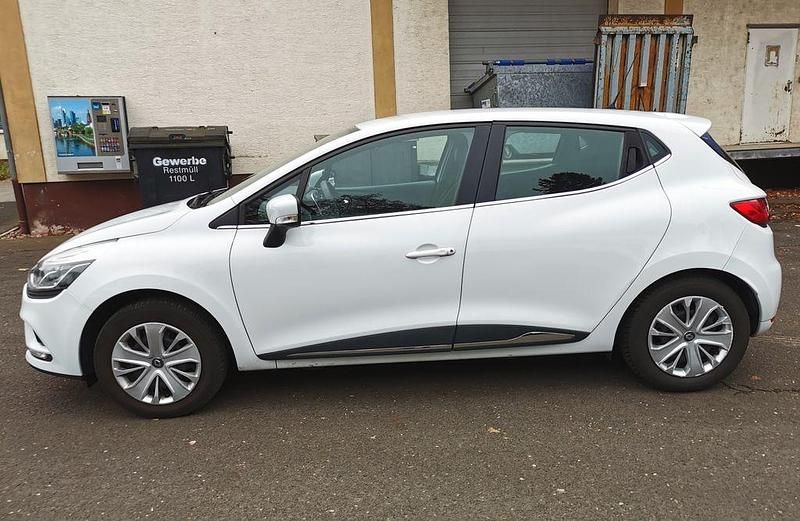 Gebraucht Renault Clio IV 90 PS (66 kW) 2017 Weiß Limousine