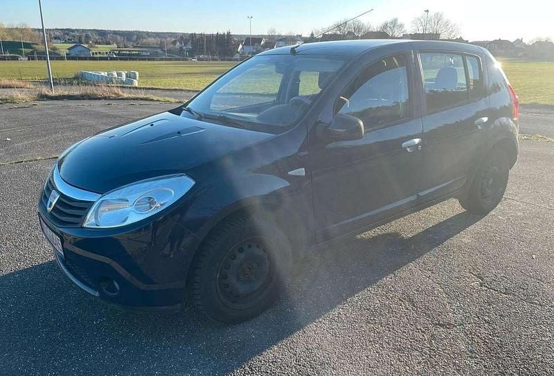 Gebraucht Dacia Sandero 75 PS (55 kW) 2010 Blau Limousine