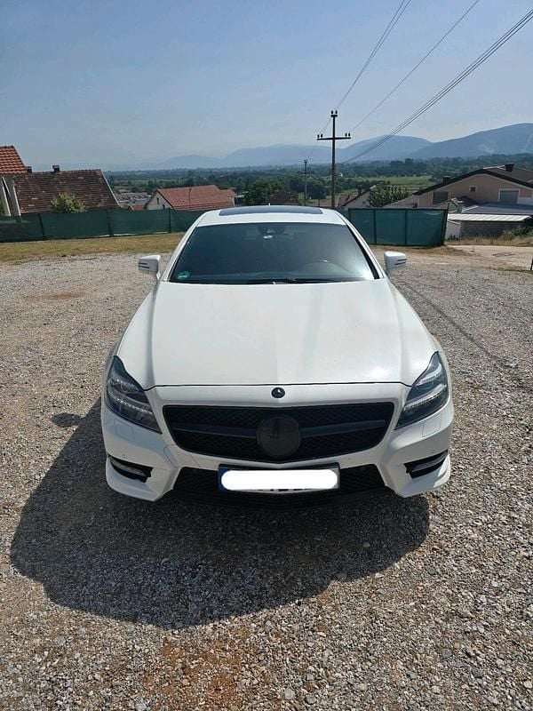 Używany Mercedes CLS350 265 KM (194 kW) 2013 Biały Kombi