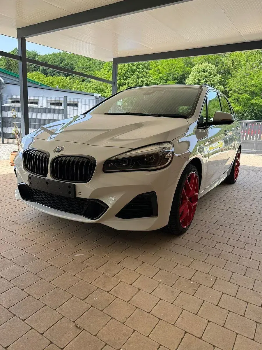 Gebraucht BMW 225 Active Tourer iPerformance 224 PS (164 kW) 2020 Weiß Van / Kleinbus