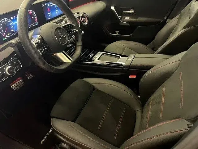 Gebraucht Mercedes A250 AMG line 163 PS (119 kW) 2025 Hightechsilber Limousine