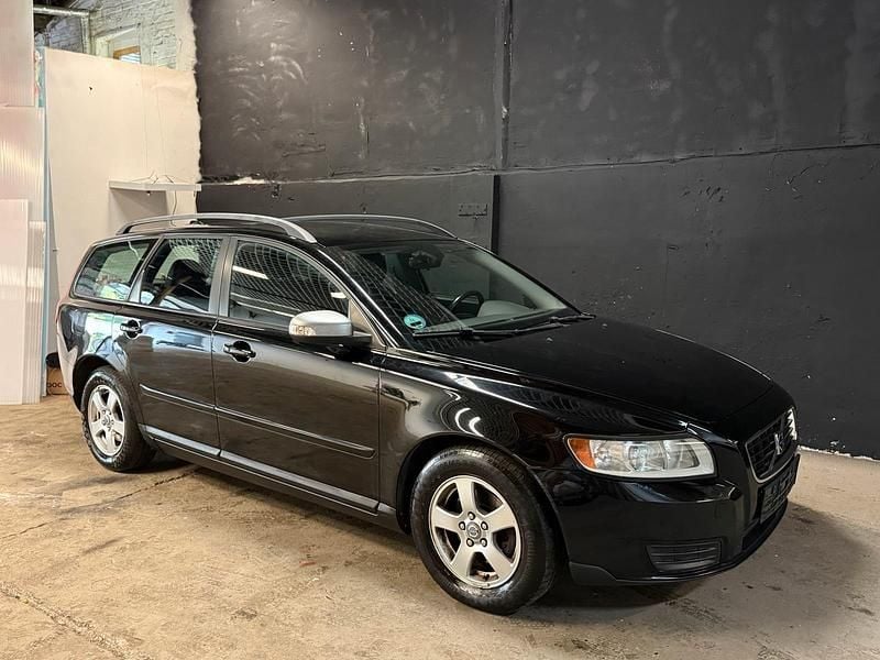 Schwarz Gebraucht 2009 Volvo V50 Kombi | 2.000 € (Superpreis) - Bild 1/4