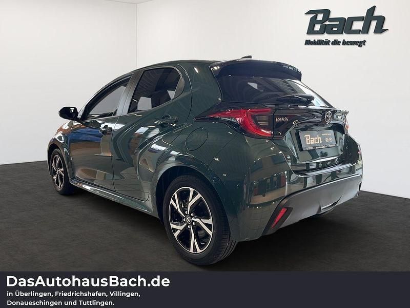 Gebraucht Toyota Yaris Hybrid Comfort 117 PS (86 kW) 2025 Grün Limousine