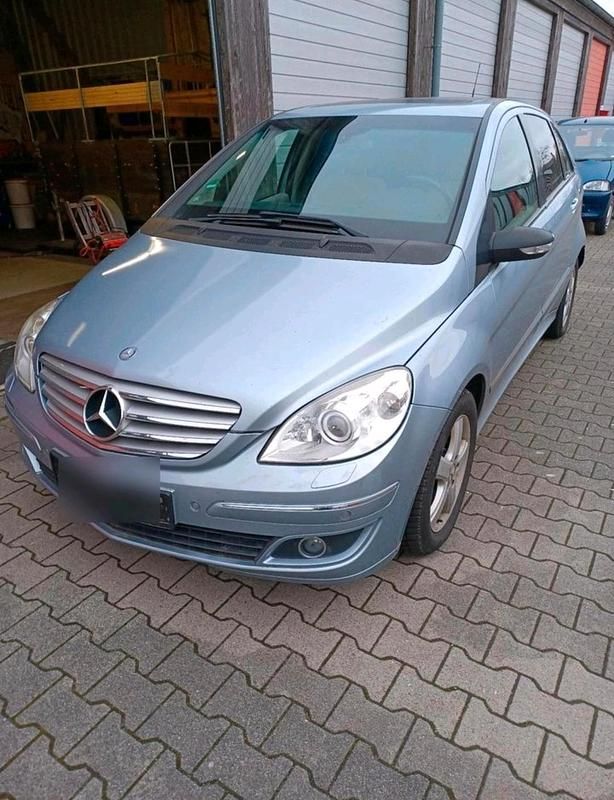 Gebraucht Mercedes B200 140 PS (102 kW) 2006 Blau Van / Kleinbus