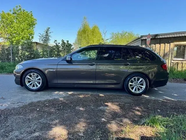 Gebraucht BMW 530 Shadowline 258 PS (189 kW) 2012 Braun Kombi