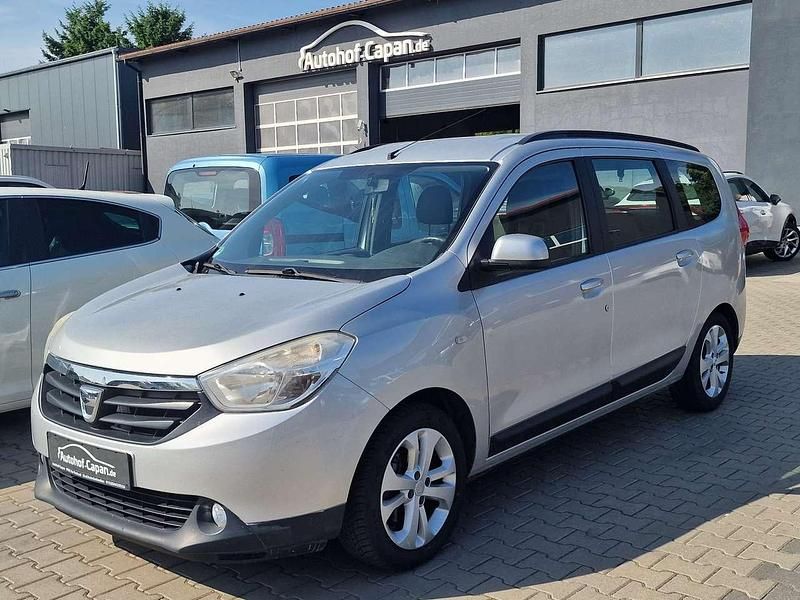 Silber Gebraucht 2012 Dacia Lodgy Prestige Van / Kleinbus | 5.499 € (Teuer) - Bild 1/4