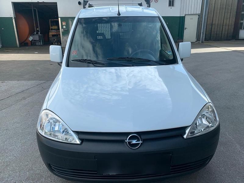 Usata Opel Combo 75 CV (55 kW) 2011 Bianco Monovolume