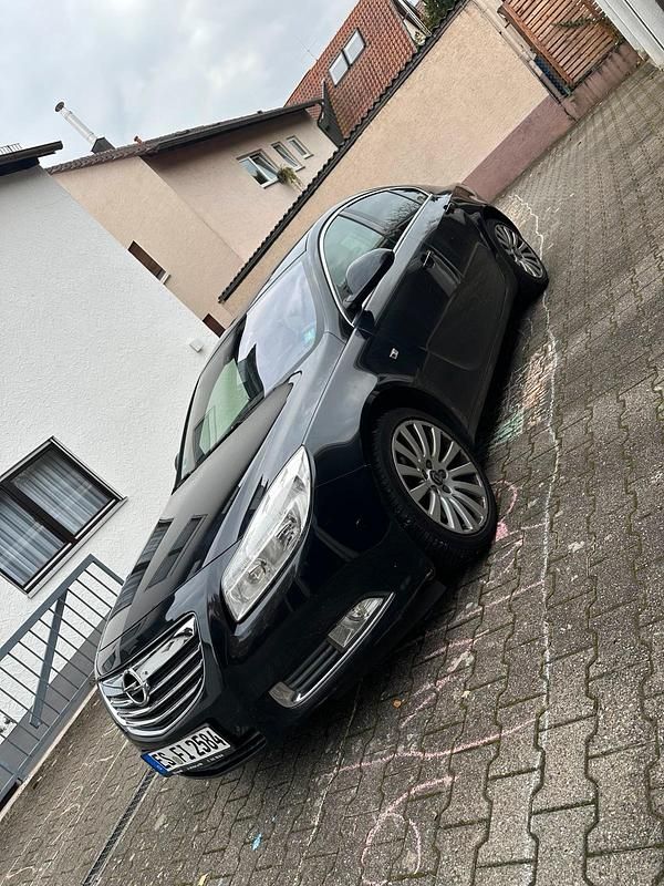 Schwarz Gebraucht 2011 Opel Insignia Limousine | 5.000 € (Etwas zu teuer) - Bild 1/4