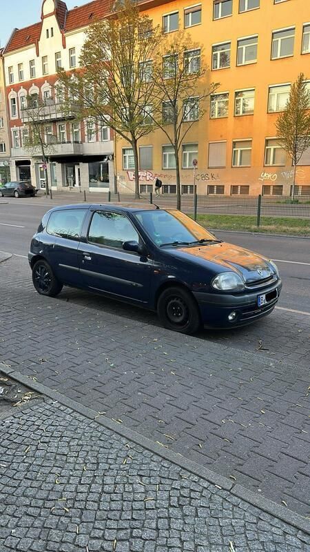 Blau Gebraucht 1999 Renault Clio II Kleinwagen | 2.499 € (Fairer Preis) - Bild 1/2