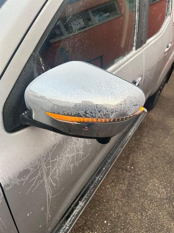 Gebraucht Nissan Navara Tekna 190 PS (139 kW) 2017 Silber Pickup