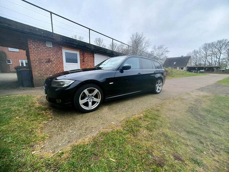 Gebraucht BMW 320 177 PS (130 kW) 2009 Schwarz Kombi