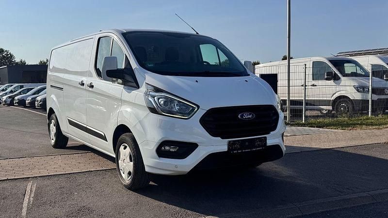 Weiß Gebraucht 2018 Ford Transit Custom Trend Van / Kleinbus | 9.995 € (Superpreis) - Bild 1/4