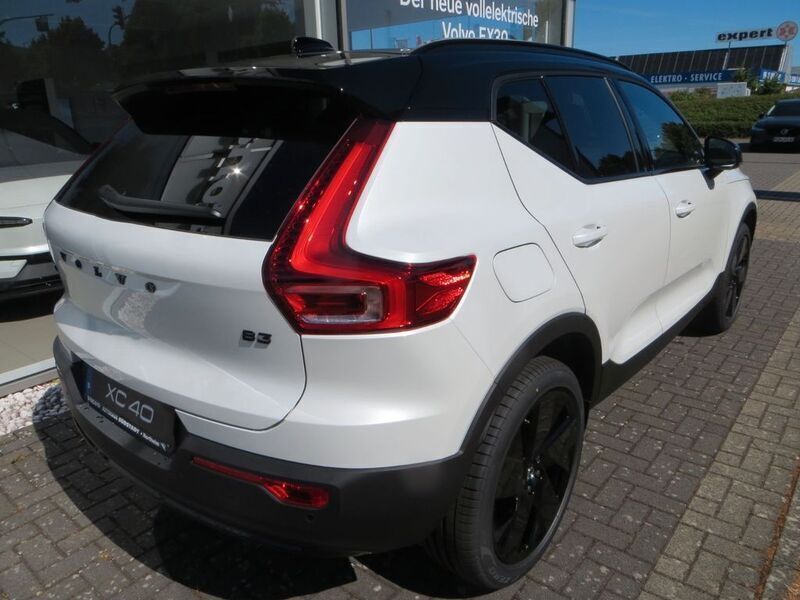Gebraucht Volvo XC40 Plus 163 PS (119 kW) 2025 Weiß SUV