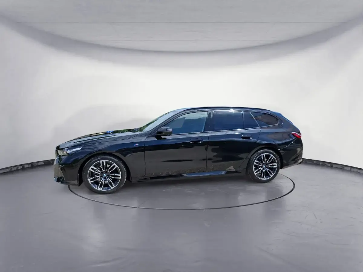 Gebraucht BMW 520 M Sport 197 PS (144 kW) 2024 Kombi