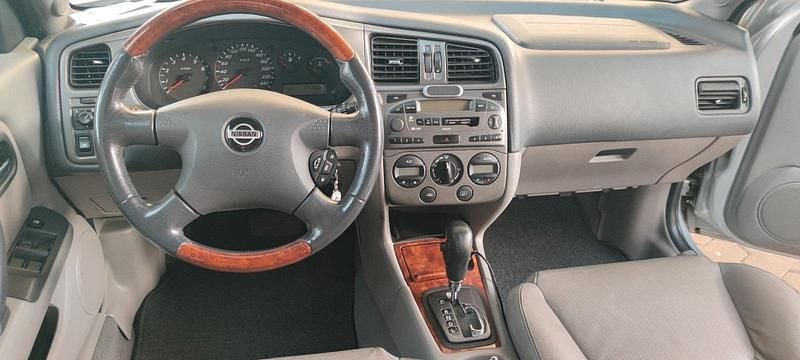 Gebraucht Nissan Primera 140 PS (102 kW) 2001 Silber Limousine