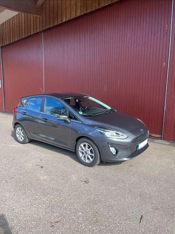 Gebraucht Ford Fiesta Active 120 PS (88 kW) 2018 Grau Kleinwagen