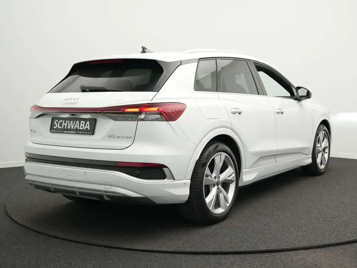 Gebraucht Audi Q4 e-tron S-Line 150 kW (204 PS) 2023 Weiß SUV