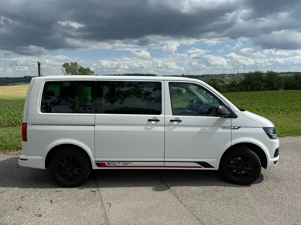 Gebraucht VW Multivan Trendline 150 PS (110 kW) 2017 Weiß Van / Kleinbus