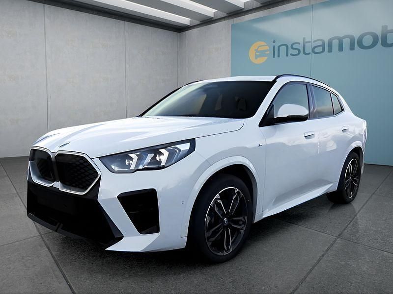 Weiß Neu 2025 BMW iX2 M Sport SUV | 62.499 € (Teuer) - Bild 1/4
