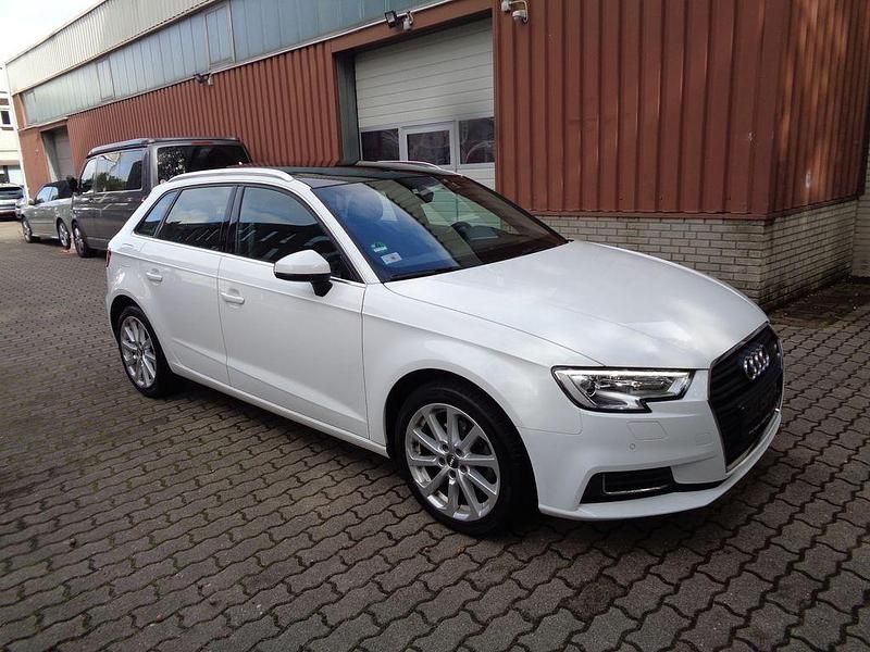 Weiß Gebraucht 2017 Audi A3 Design Limousine | 17.990 € (Fairer Preis) - Bild 1/4